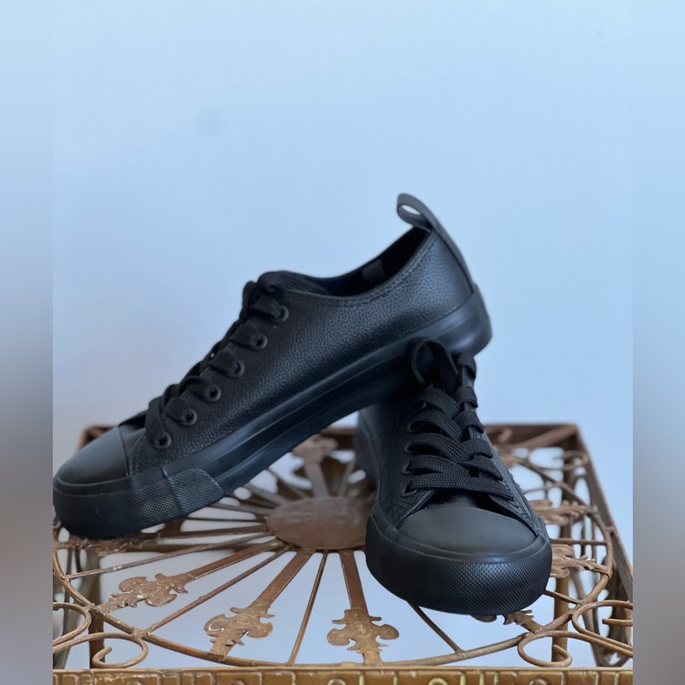 Black Vegan Leather Low Top Sneakers Like New